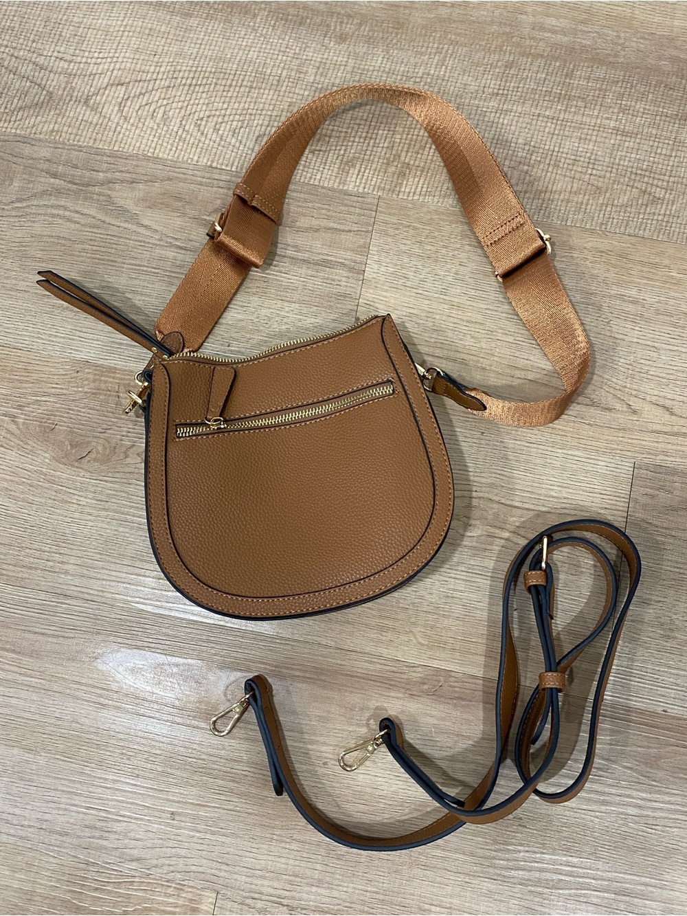 Simon’s Faux Leather Saddle Crossbody Bag in Tan